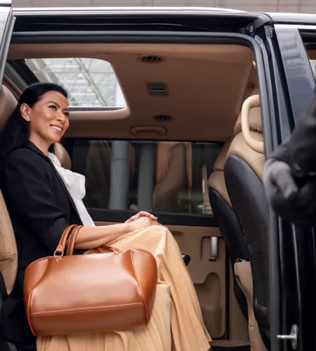 Chauffeur privé vtc et taxi effectuant un transfert pour un client