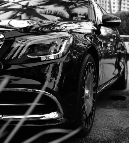 Chauffeur privé vtc et taxi effectuant un transfert pour un client